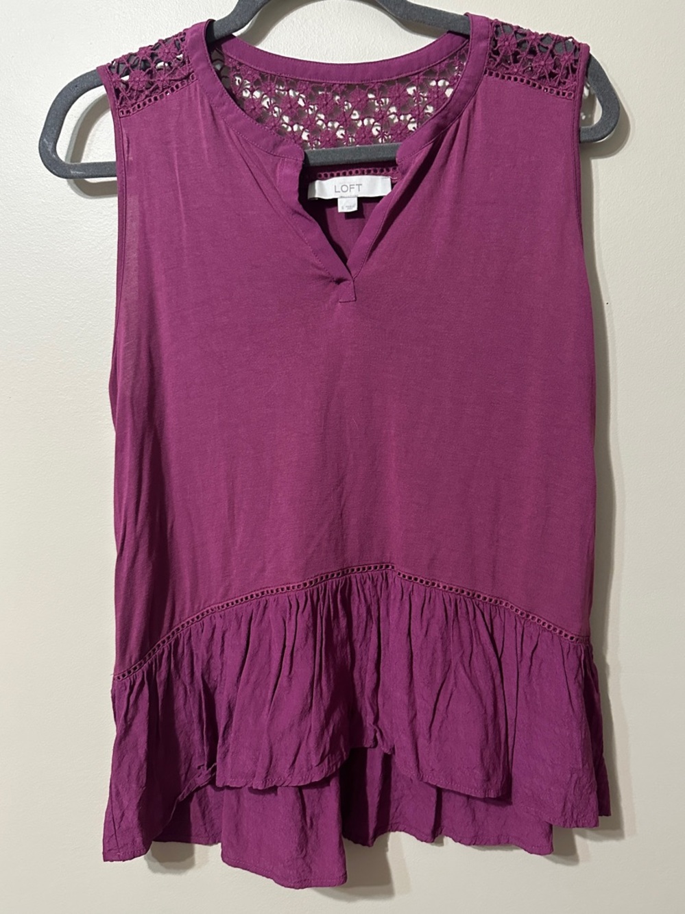LOFT Women's Sleeveless Raspberry Crochet-Detail Peplum Top
